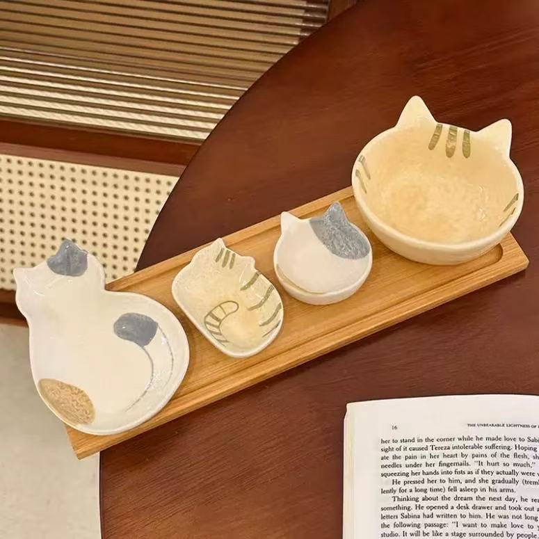 Japanese-style cat bowl