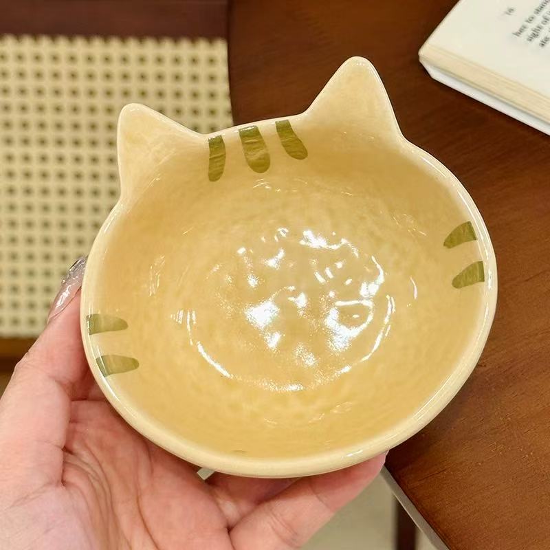 Japanese-style cat bowl